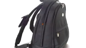 Bărbaţii metrosexuali riscă afecţiuni severe ale spatelui din cauza genţilor de umăr