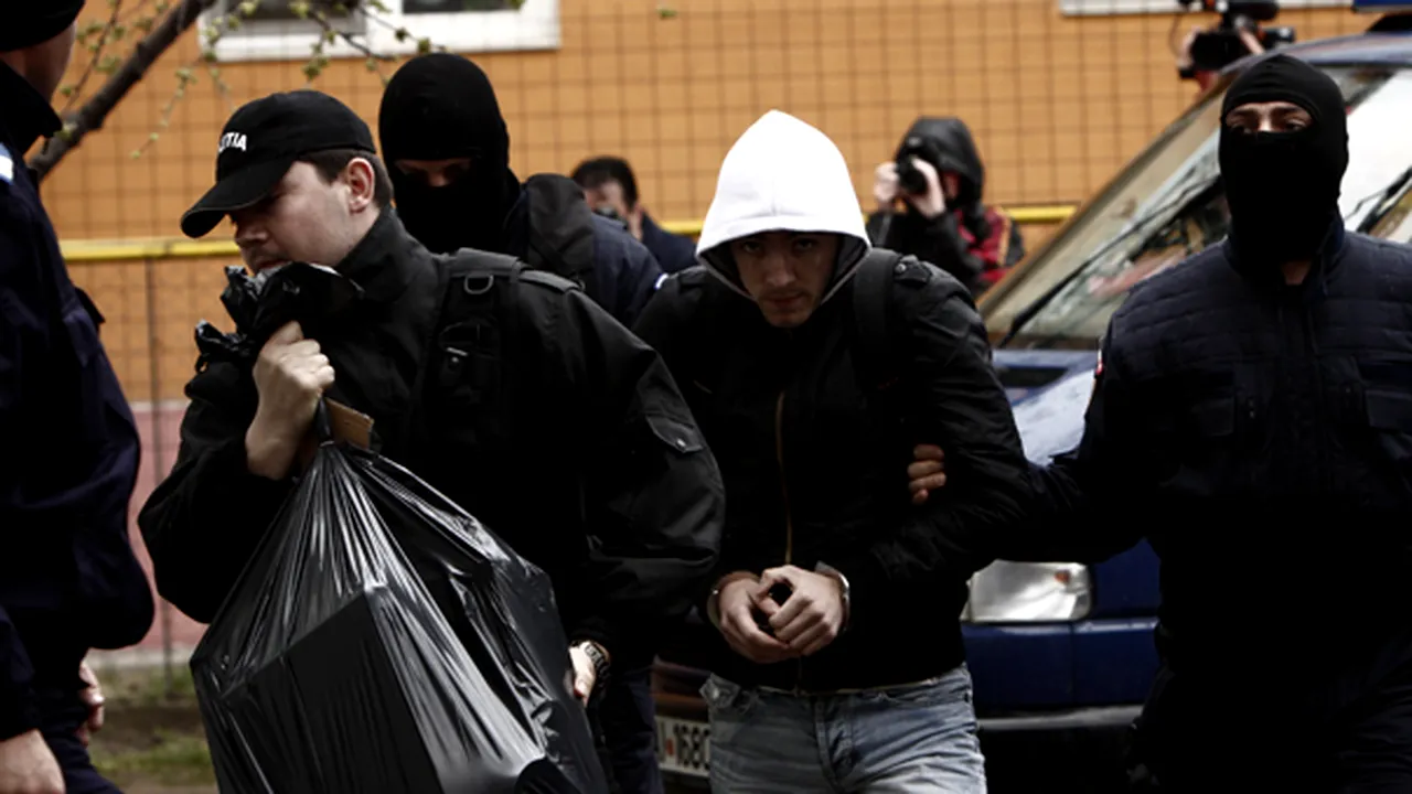 Încă 19 persoane acuzate de fraude informatice au fost reţinute