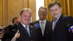 Prim-vicepreşedintele PNL Sector 2, despre europarlamentare: Crin Antonescu şi Vasile Blaga, legaţi ombilical de USL şi de tăierea pensiilor