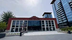 Ce branduri vor fi în One Gallery, spațiu multifuncțional realizat prin restaurarea fostei Hale Ford? Proiectul din Floreasca, care include și un muzeu, va fi deschis în trimestrul IV