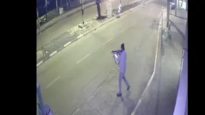 Atac terorist în Israel. Bărbaţii înarmaţi au ucis două persoane şi au rănit 12 înainte să fie neutralizaţi de forţele de ordine