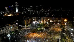 COMENTARIU Lelia Munteanu: Cum arată un protest ca la carte, în vremea covidului