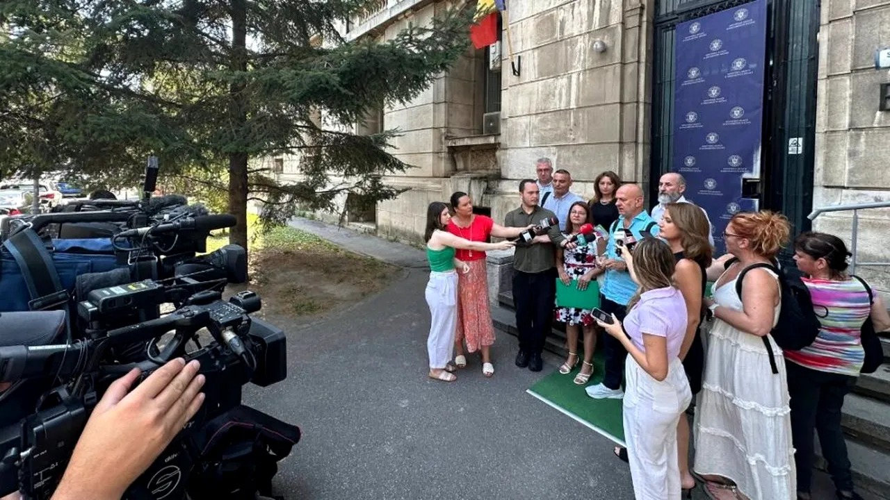BNS: Angajații caselor de pensii sunt nemulțumiți și reclamă salarii tăiate și muncă în condiții extreme