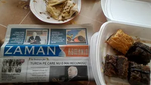 Scandalul distribuirii ziarului de propagandă pro-Gulen şi anti-Erdogan | Primăria a amendat organizatorii Festivalului Turcesc şi a oprit distribuirea ziarului ”Zaman”. 