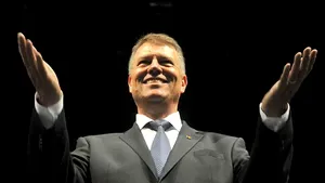 Iohannis: Dragi români, aţi fost nişte eroi. Votul a decurs fenomenal, o prezenţă enormă. Nu mi-e teamă. Vă mulţumesc tuturor