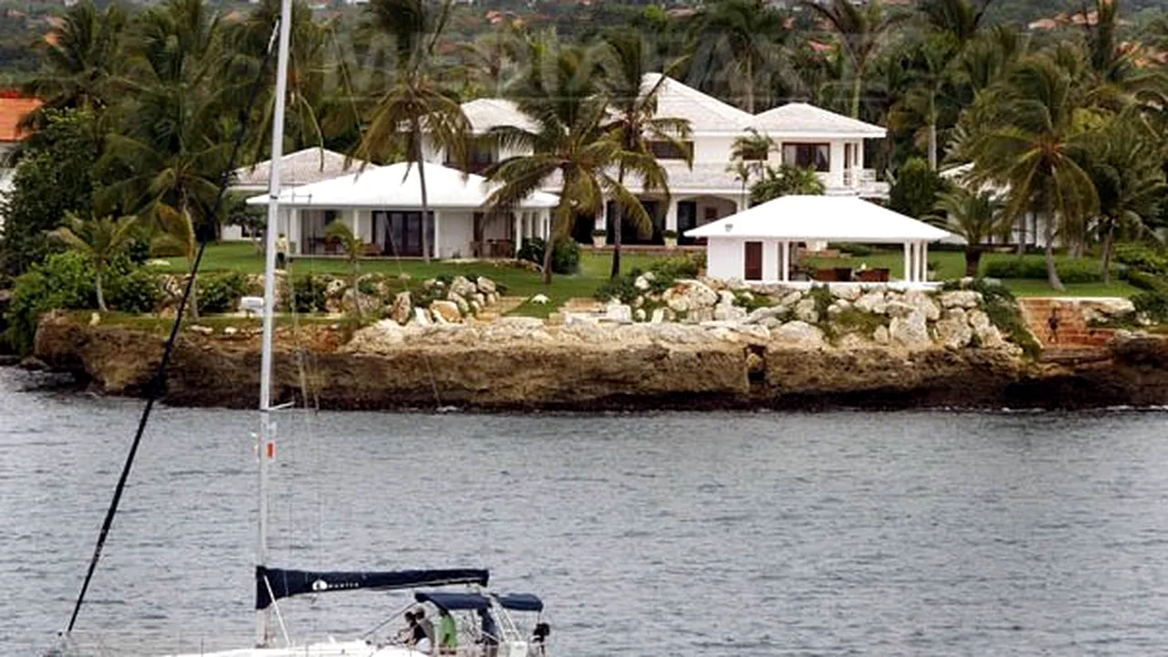 Unde pot munci românii în ţările exotice: însoţitor de zbor în Dubai, psihiatru în Caraibe şi inginer în minele de diamante din Africa