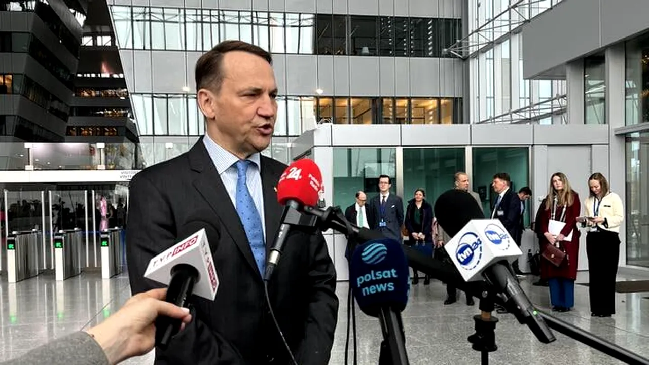Klaus Iohannis ar putea fi sprijinit la şefia NATO de Polonia. Radosław Sikorski: vom pleda pentru candidaţi din regiunea noastră