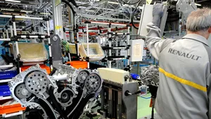 Renault a ales Franţa, în defavoarea României şi Spaniei, pentru producerea unui motor diesel