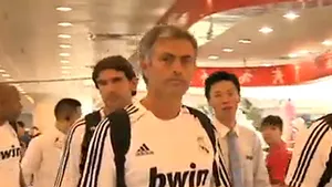 Mourinho, obligat să o ia la fugă pentru a scăpa de sute de fani chinezi