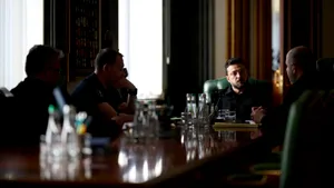 Zelenski spune că Ucraina este pregătită pentru „o pace cu demnitate”, după întâlnirea cu emisarii lui Trump