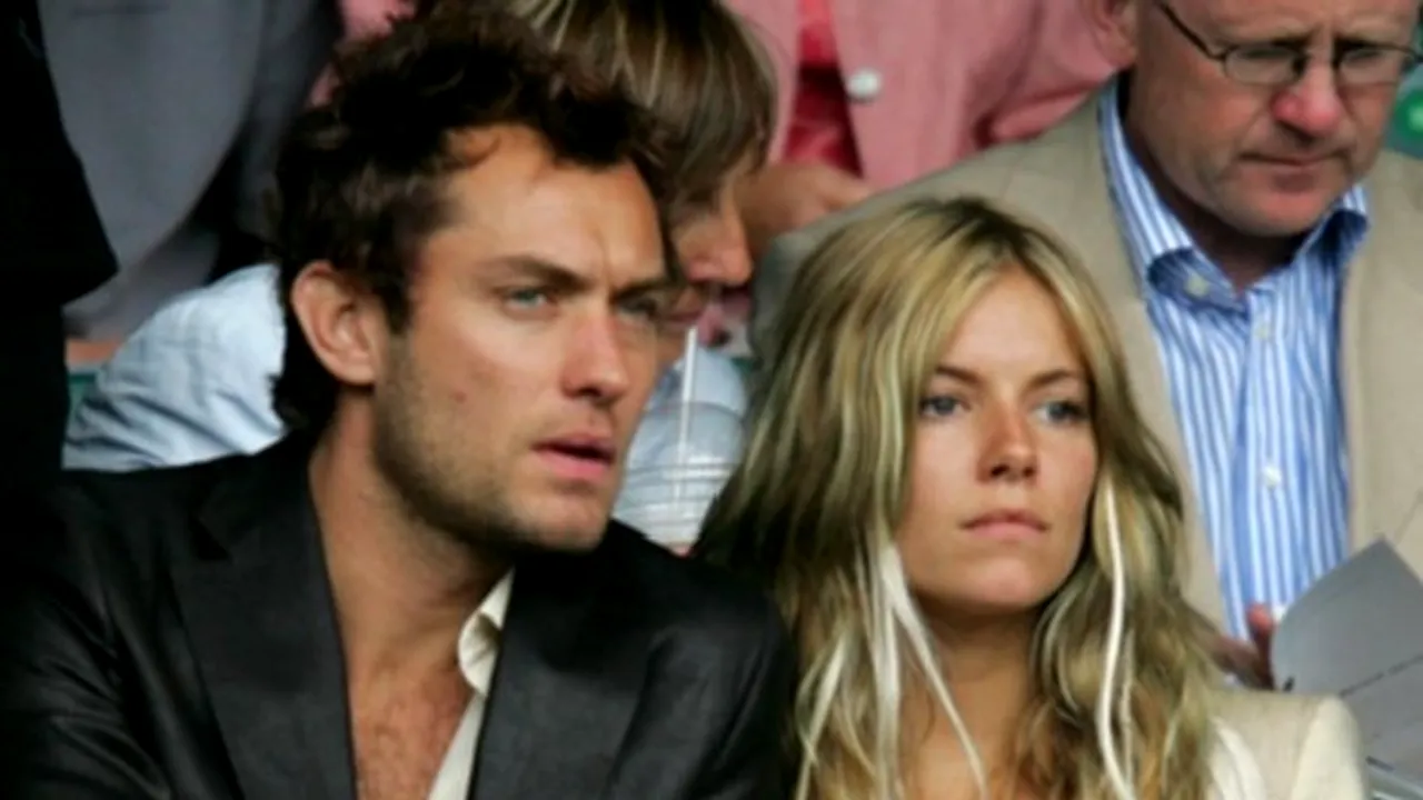 Jude Law şi Sienna Miller s-au căsătorit după un ritual local în Laos