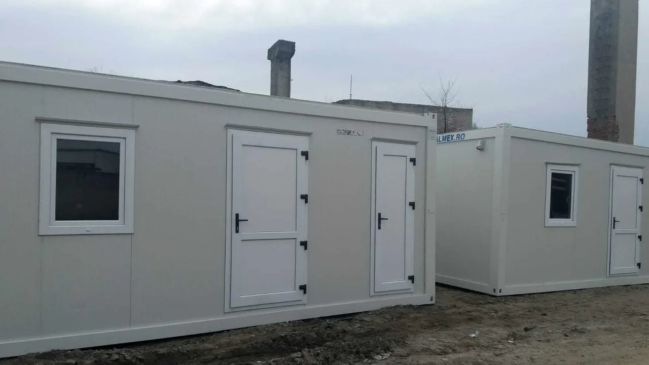 Primăria dintr-un municipiu a cumpărat containere pentru localnicii care nu au case