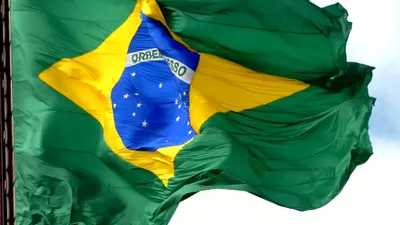 EXTERNE Brazilia: Patru persoane au murit după ce un avion de mici dimensiuni s-a prăbușit peste un restaurant