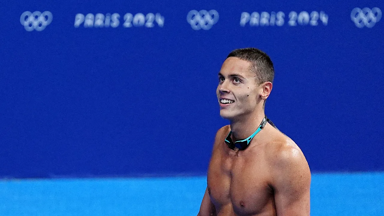 David Popovici, apel ca tot mai mulţi români să facă sport: Am făcut copilul din mine foarte fericit