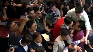 Şefa Executivului din Hong Kong, după protestele violente: Nimic nu e mai important ca statul de drept