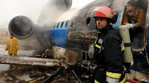 Incendiu la bordul unui avion de pasageri iranian, soldat cu rănirea a 46 de pasageri - FOTO
