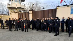 Proteste ale poliţiştilor de penitenciar în mai multe oraşe din ţară