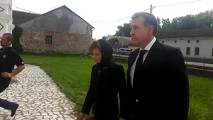 Principesa Margareta şi Principele Radu, la slujba de comemorare a Reginei Ana, la Săvârşin: 