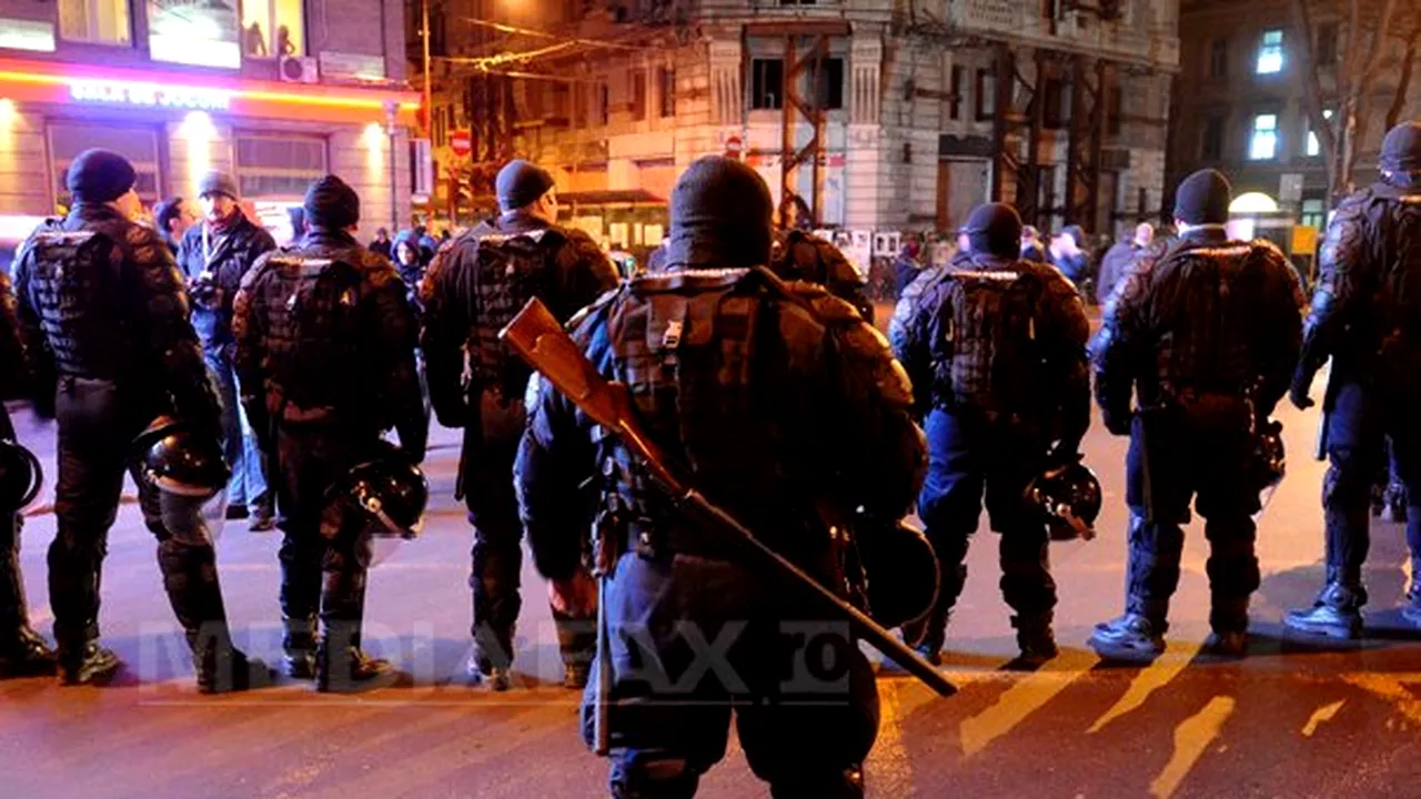 Jandarmeria şi Poliţia nu vor interveni în forţă în Piaţa Universităţii atât timp cât se va manifesta paşnic