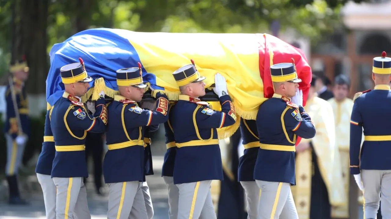 Slujba de înmormântare a fostului președinte Ion Iliescu s-a încheiat