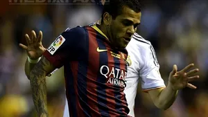 Dani Alves regretă că suporterul care a aruncat o banană spre el şi-a pierdut locul de muncă