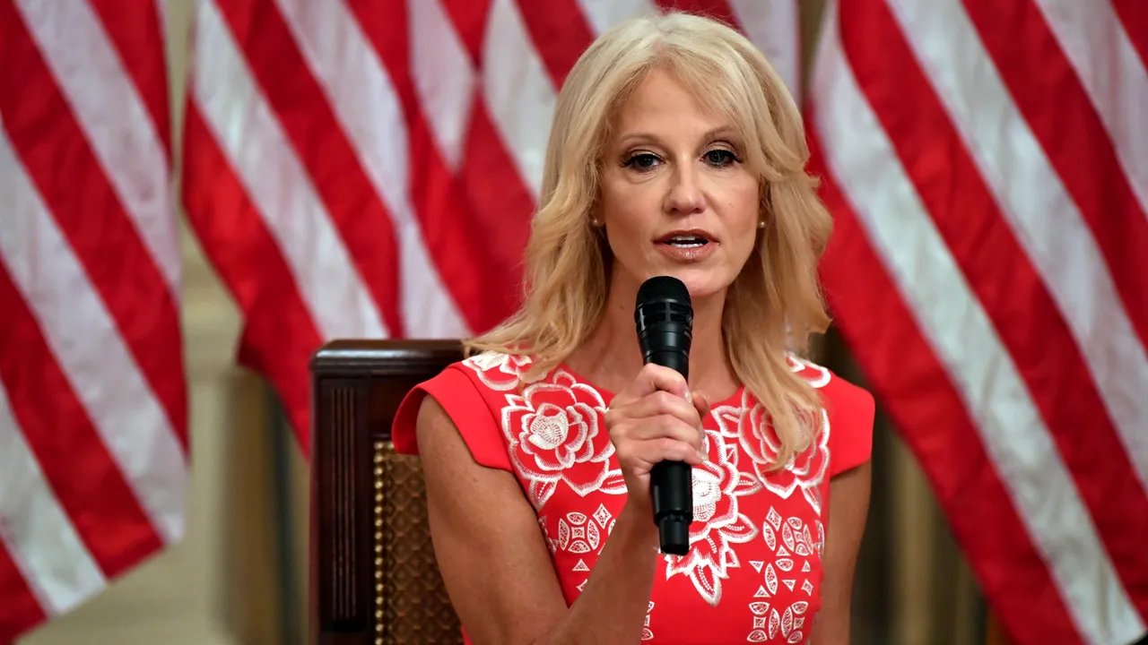 Consiliera lui Trump, Kellyanne Conway, pleacă de la Casa Albă, cu două luni înaintea alegerilor prezidenţiale