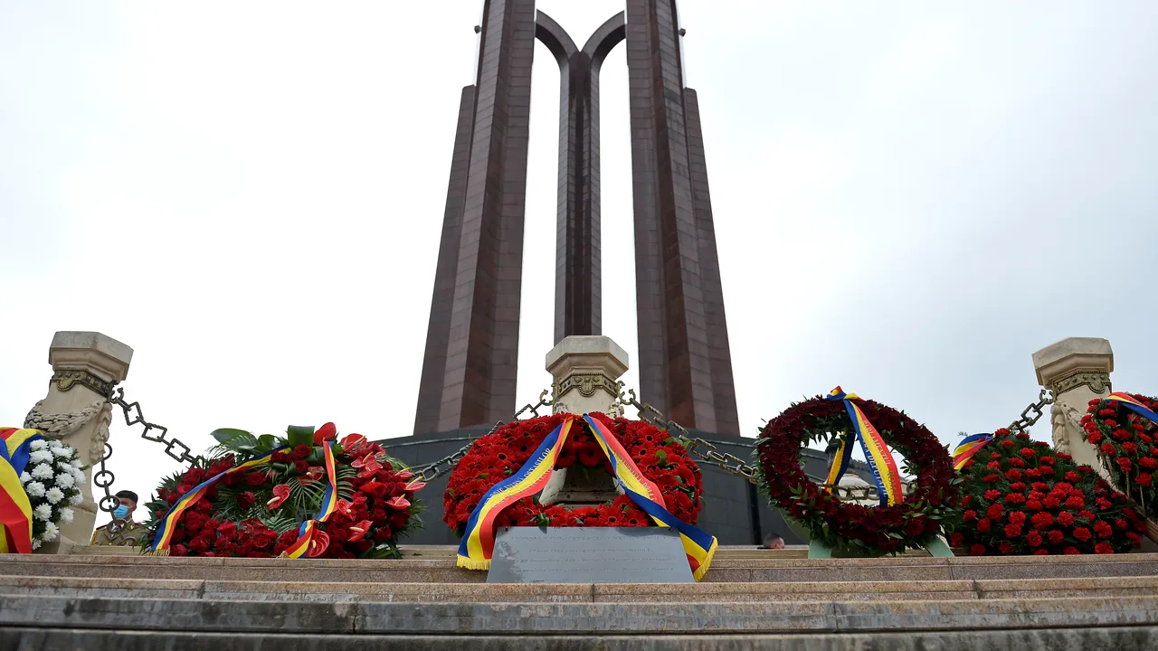Ceremonie în Parcul Carol I pentru a marca centenarul depunerii osemintelor Ostaşului Necunoscut