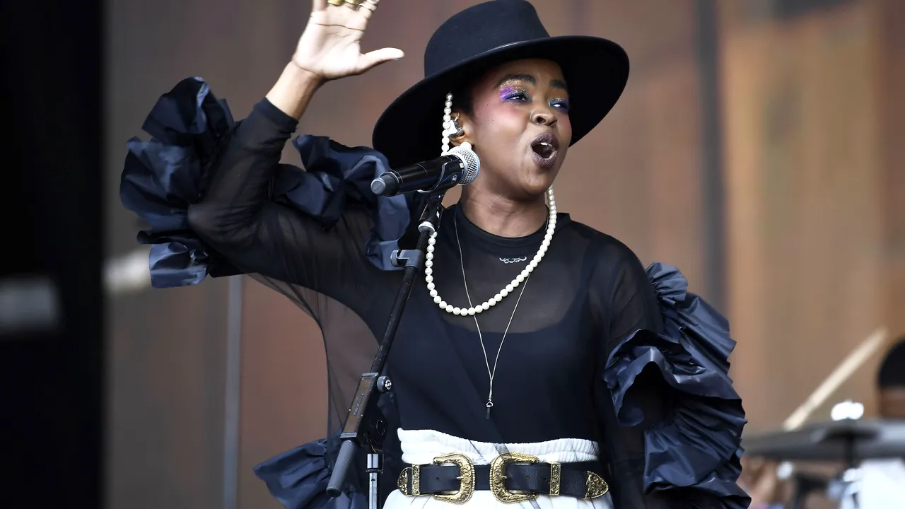 ASCULTĂ SMART RADIO | Cântăreaţa Lauryn Hill a lansat o piesă solo la cinci ani de la ultima sa apariţie discografică