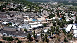Mii de pelerini israelieni s-au confruntat cu poliţiştii pentru a participa la un eveniment interzis