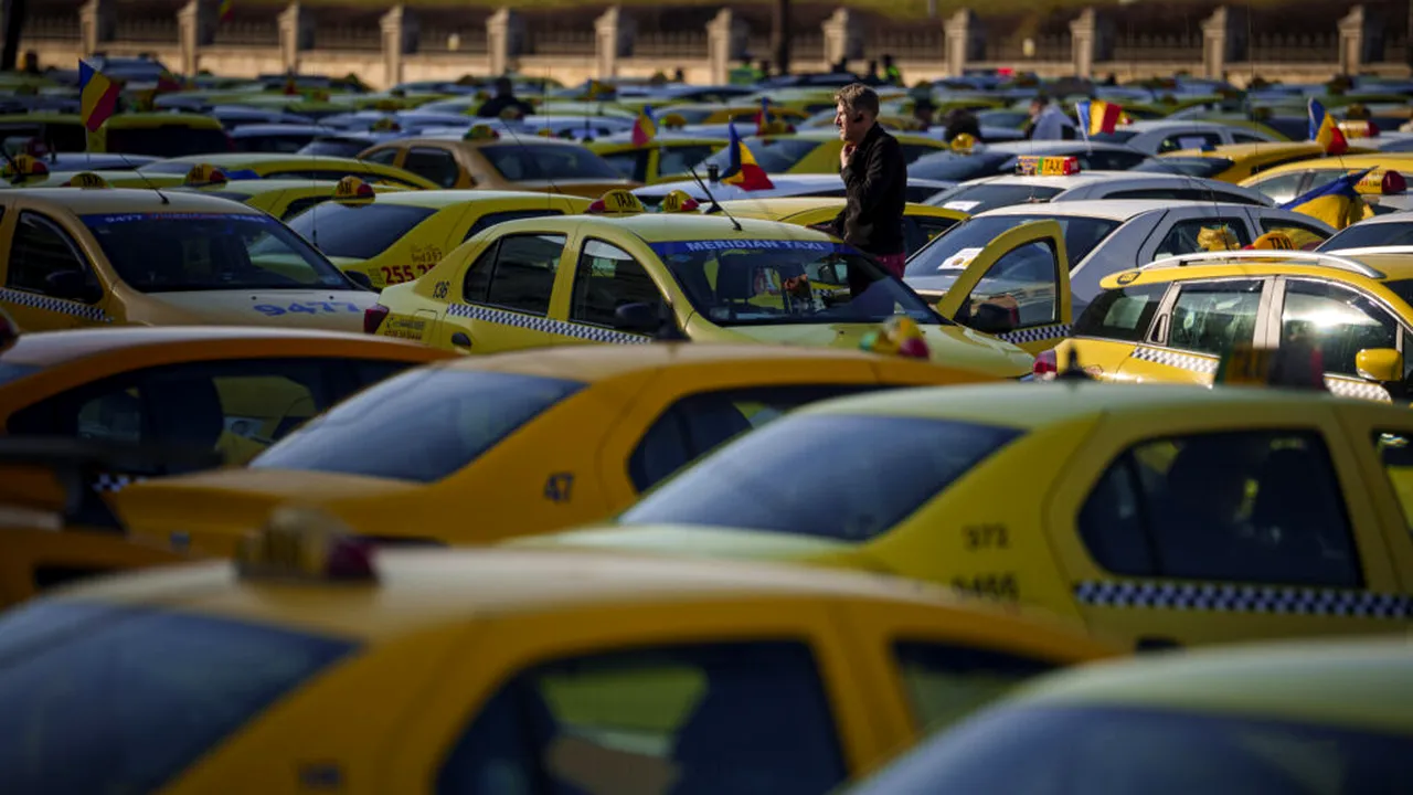 Controale la taxiuri și transport alternativ în marile gări: 128 de amenzi în valoare de peste 51.600 de lei