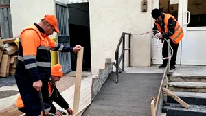 (P) Primăria Sectorului 5 amenajează rampe de acces și în blocurile de pe Calea Rahovei