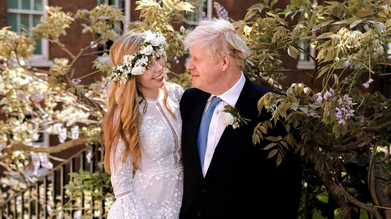 Prima imagine de la nunta secretă ţinută de premierul britanic Boris Johnson şi Carrie Symonds