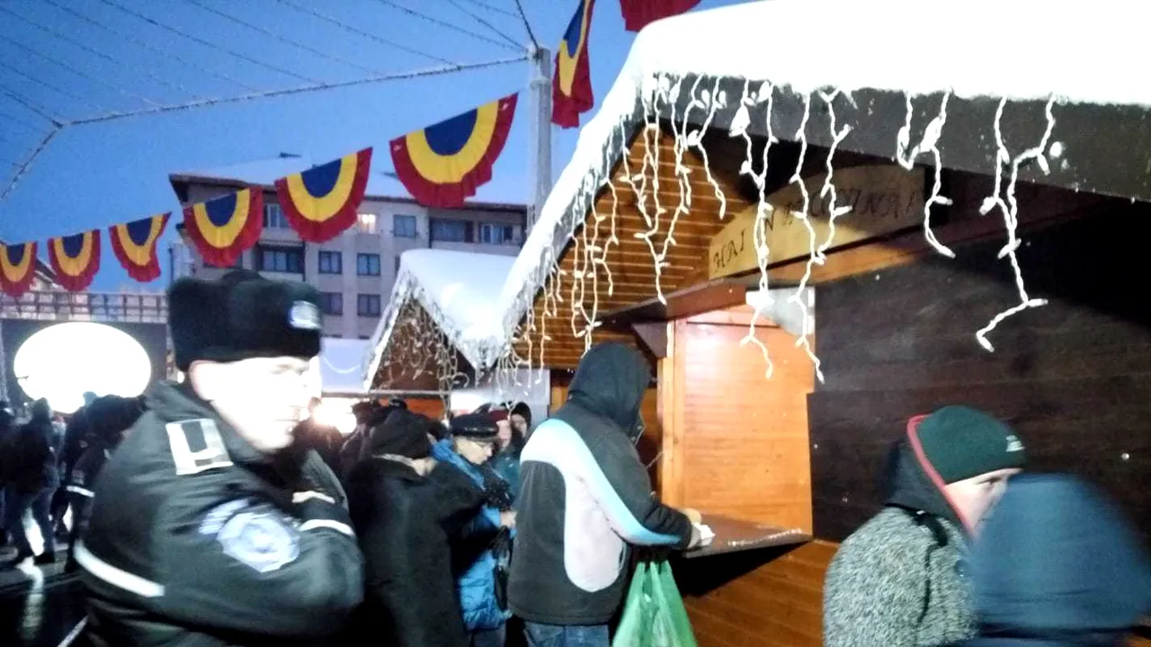 Festin cu fasole şi cârnaţi, de Ziua Bucovinei la Suceava: 5.000 de porţii, împărţite localnicilor şi turiştilor | GALERIE FOTO 