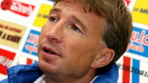 Dan Petrescu: Aş vrea să jucăm şi returul cu Hamburg tot în deplasare
