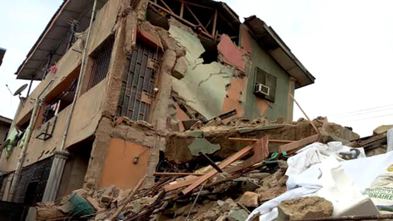 Patru persoane au murit în urma prăbuşirii unei clădiri cu trei etaje dintr-o zonă de lux din Nigeria