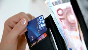 A oferit 10.000 de euro mită ca să scape de dosar după ce a fost prins beat pe autostradă