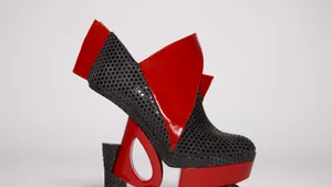 Creaţii ale designerului de pantofi Mihai Albu, expuse la Muzeul de Arte Aplicate din Leipzig - FOTO