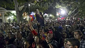 ŞAPTE ZILE DE DOLIU în Venezuela după decesul lui Chavez. Când vor avea loc funeraliile fostului preşedinte - GALERIE FOTO