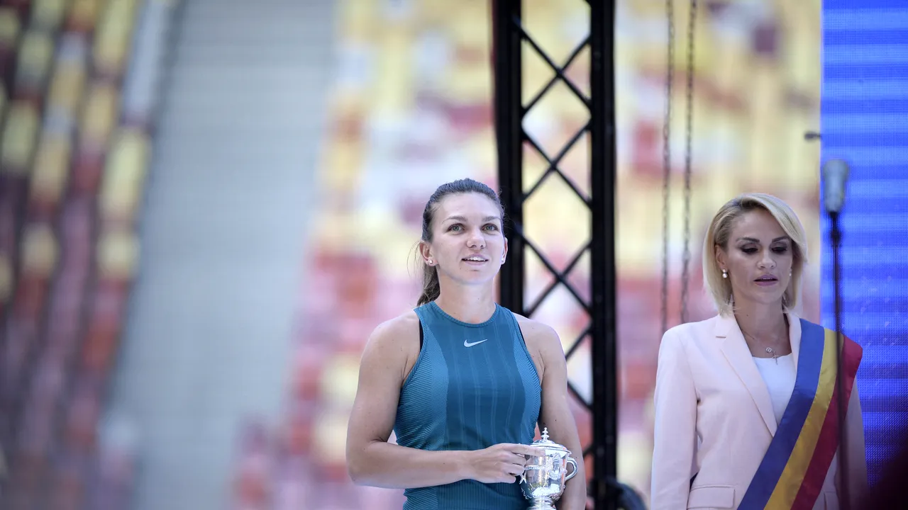 Simona Halep a prezentat trofeul de la Roland Garros pe Arena Naţională: Bucuria e chiar mai mare decât pe Centralul de la Paris/ MESAJUL transmis de Firea pe Facebook după ce a fost huiduită. Pagina a devenit inactivă - GALERIE FOTO/ VIDEO