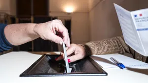 Cea mai mare participare la vot la orele prânzului în Franţa din 1981 