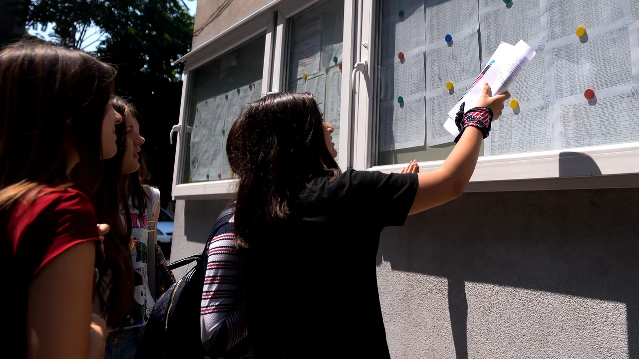 BAC 2019 Toamnă. Sesiunea de toamnă a Bacalaureatului începe miercuri, cu probele scrise/ CALENDARUL examenelor 