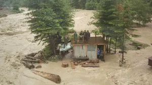 Atenţionare hidrologică. Cod portocaliu de inundaţii pe râuri din 21 de judeţe până duminică