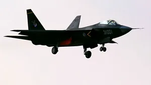 Bombardier invizibil pe radar, testat cu succes în China