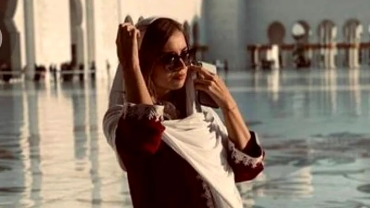 Irina Tănase, partenera lui Liviu Dragnea, fotografie pe Instagram de la Marea Moschee din Abu Dhabi