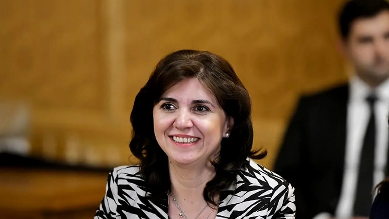 Anisie explică de ce elevii de clasa a VIII-a încep şcoala fără manual de Limba Română
