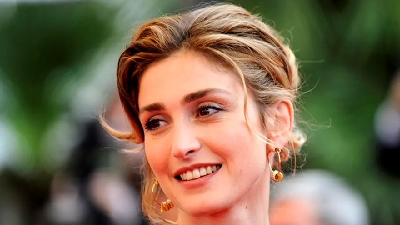 Procesul intentat de Julie Gayet revistei Closer, care a scris că actriţa ar avea o relaţie cu François Hollande, începe joi