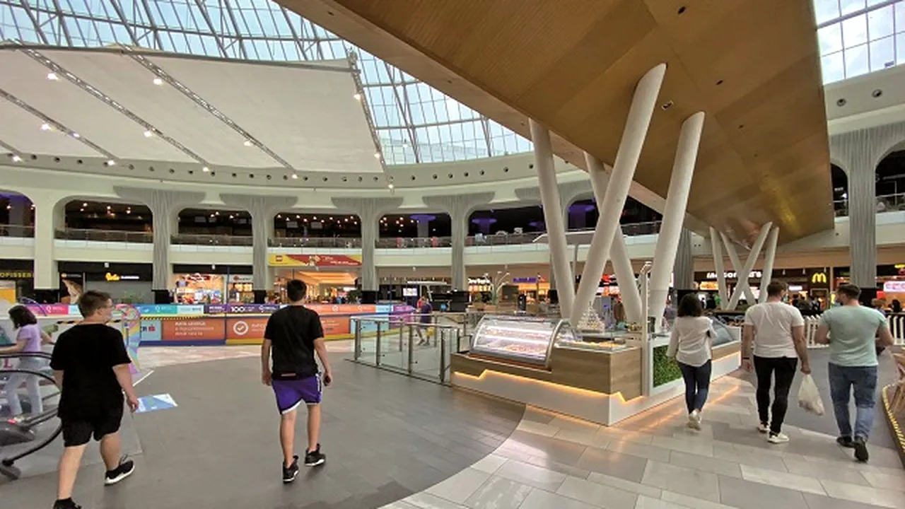 România, record de centre comerciale. Câte milioane de metri pătraţi s-au realizat 