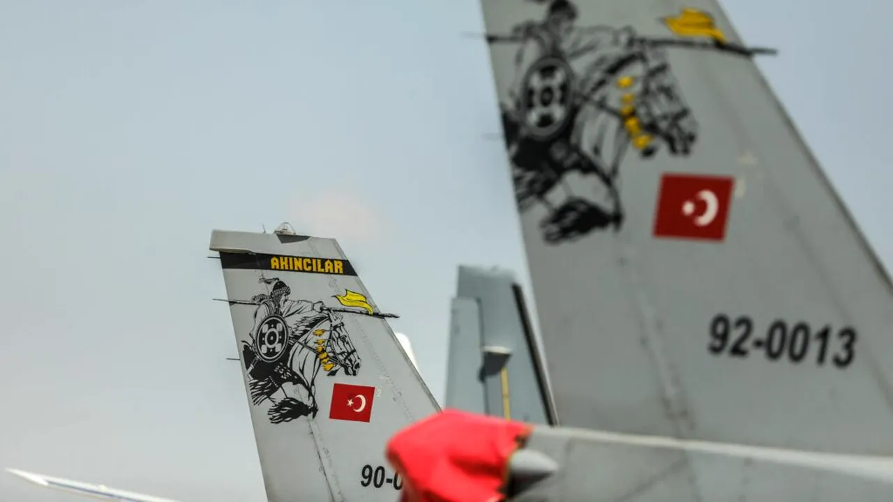 Alertă în Turcia: Avioanele F-16 au doborât o dronă „scăpată de sub control” venită dinspre Marea Neagră