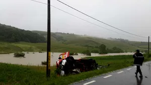 Ministrul de Interne: În Bacău, o maşină de pompieri a fost accidentată frontal de un vitezoman. Şase subofiţeri, răniţi / Carmen Dan solicită Poliţiei Rutiere să fie drastică cu şoferii inconştienţi