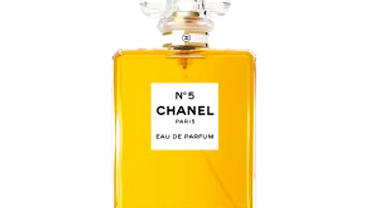 Primul bărbat care a devenit imaginea parfumului Chanel No. 5